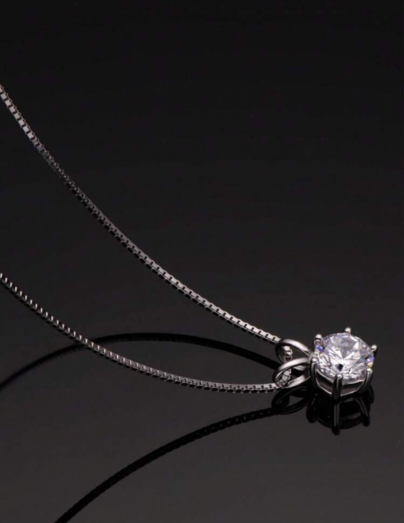 Colar Ponto de Luz Moissanite Clássico / 8mm - 2CT Prata 925 Banho de Ouro 18 k
