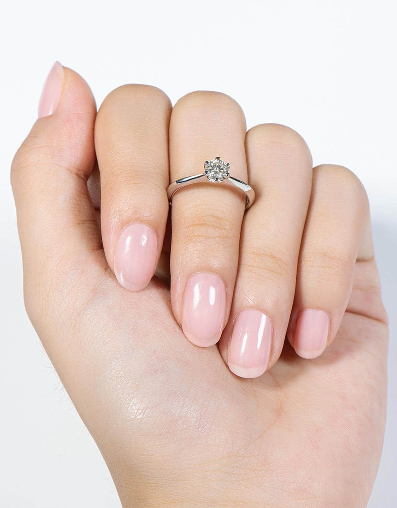 Solitário em Moissanite 1 Pedra com corte redondo,Prata 925, cor D-E, pureza VVS1, com pedras de 5mm, 0,05 ct acompanhada de Certificado GRA da pedra