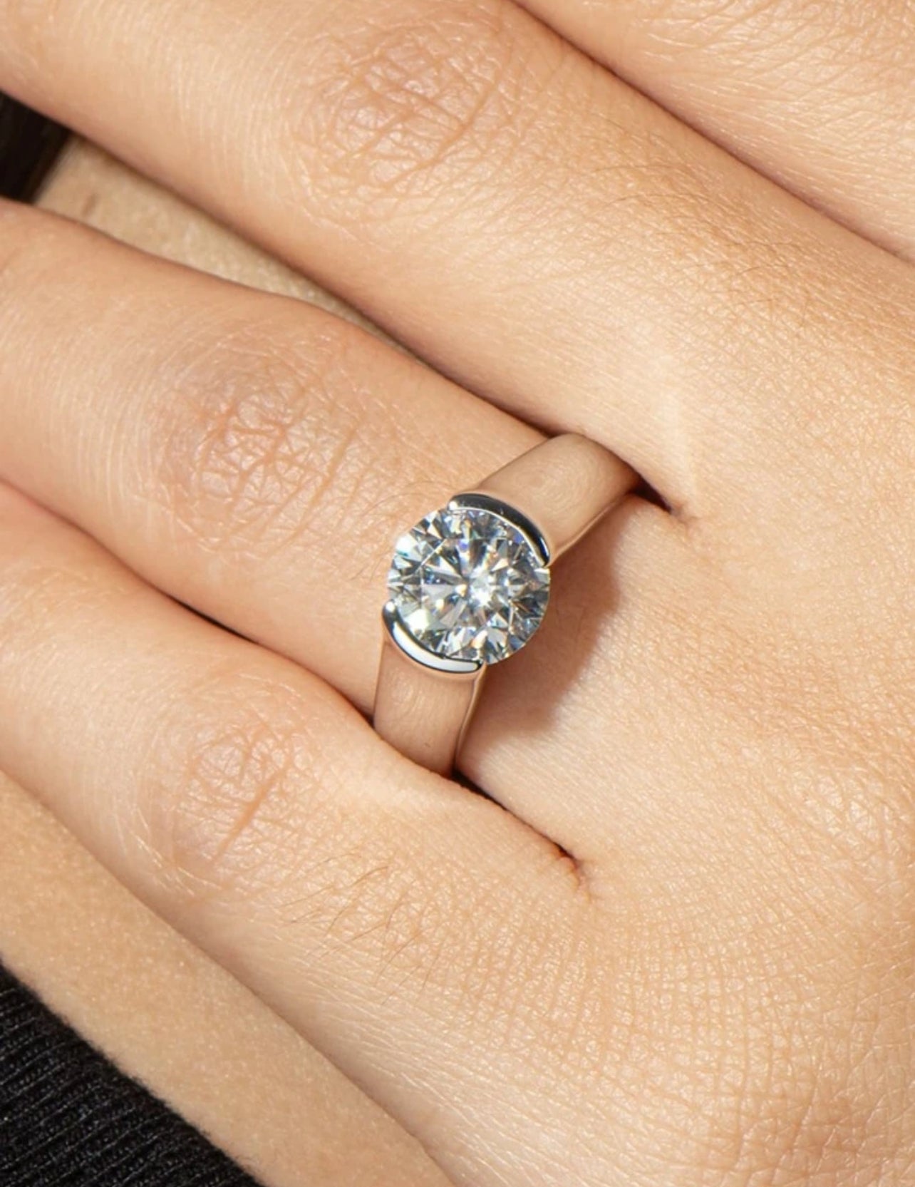 Anel Solitário - Em Moissanite em Prata 925 - proporcionando um acabamento luxuoso e durável - Certificado GRA - 2Ct 8mm