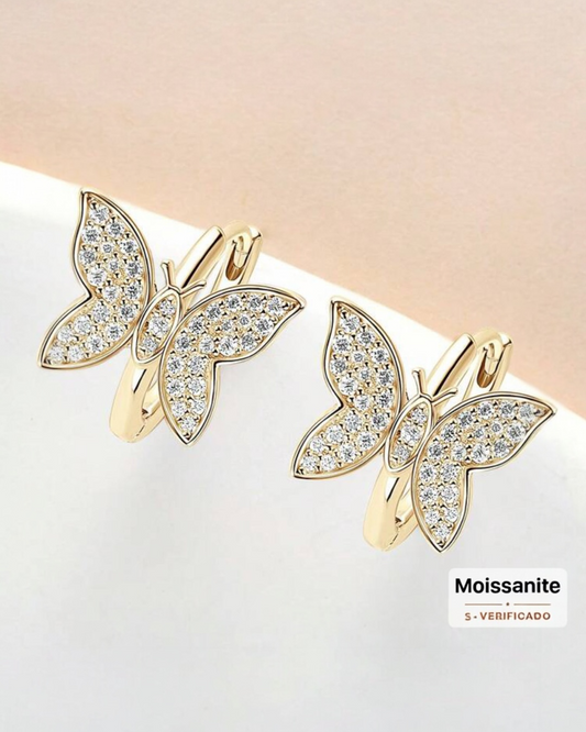 1 Par de Brincos Borboleta em Moissanite Cravejada confeccionadas em Prata 925 com Banho em Ouro Dourado 18K