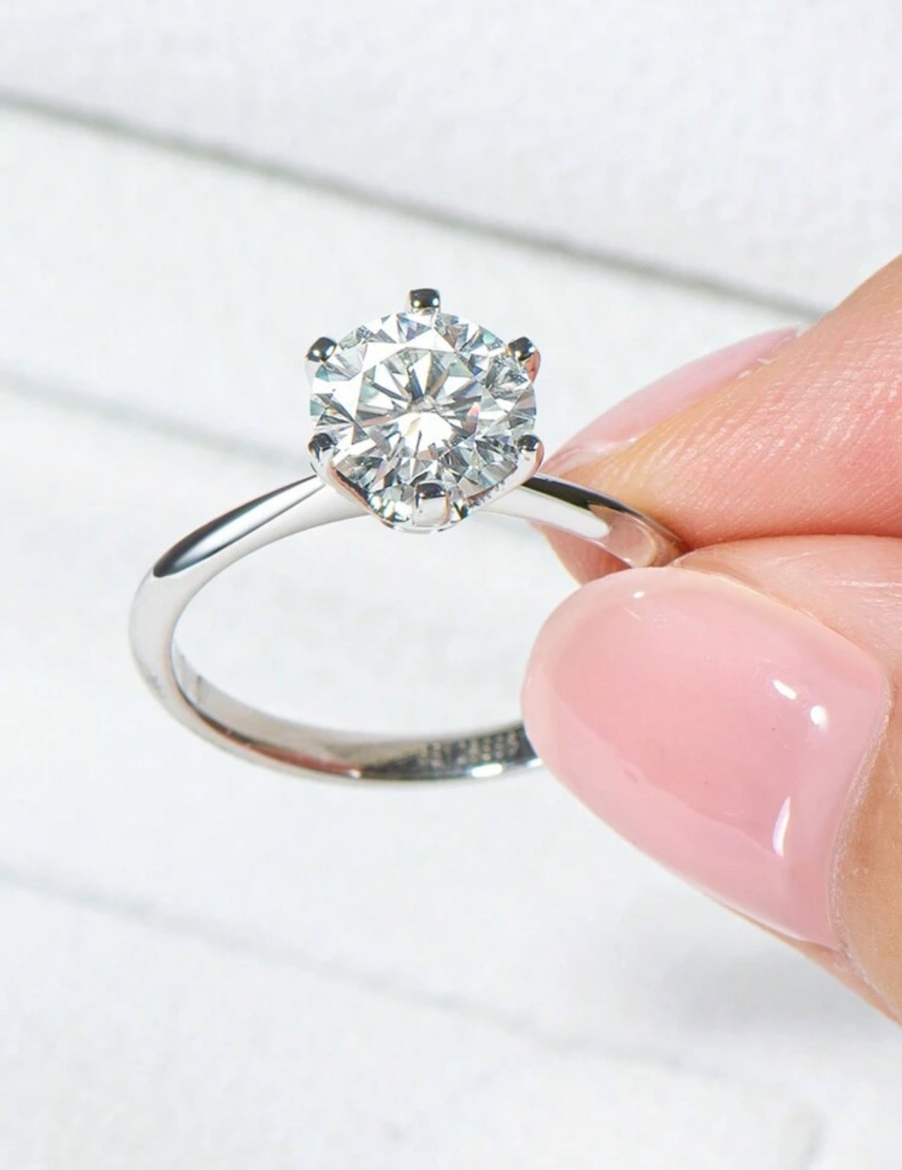 Solitário em Moissanite 1 Pedra com corte redondo,Prata 925, cor D-E, pureza VVS1, com pedras de 8mm, 2ct acompanhada de Certificado GRA da pedra