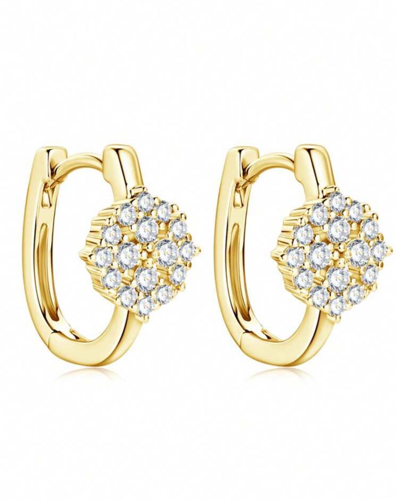Par de Brincos de Argola Chuveirinho de Moissanite Elegante par de argolas confeccionadas em Prata 925 com banho em Ouro Dourado 18K,