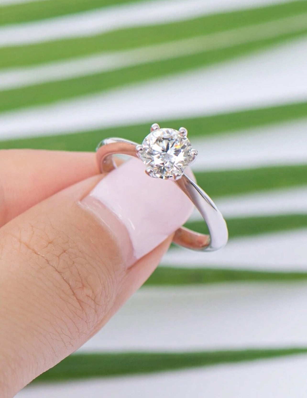 Solitário em Moissanite 1 Pedra com corte redondo,Prata 925, cor D-E, pureza VVS1, com pedras de 6,5mm, 1,0ct acompanhada de Certificado GRA da pedra