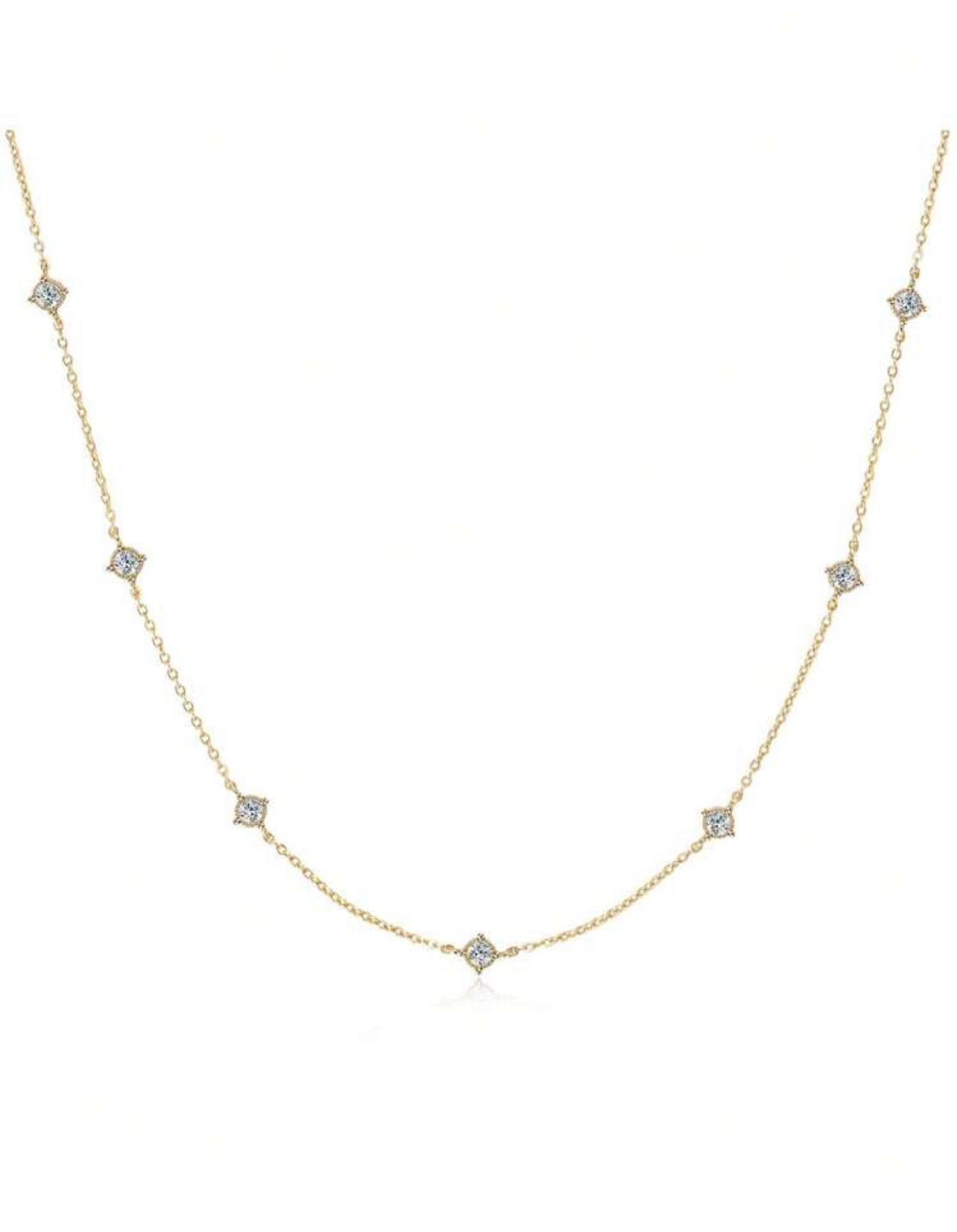 Colar Constelação em Prata 925 com Banho em ouro Dourado 18 k com 7 moissanitas de 3 mm (0,12 ct cada), somando juntas 0,70 ct no total.