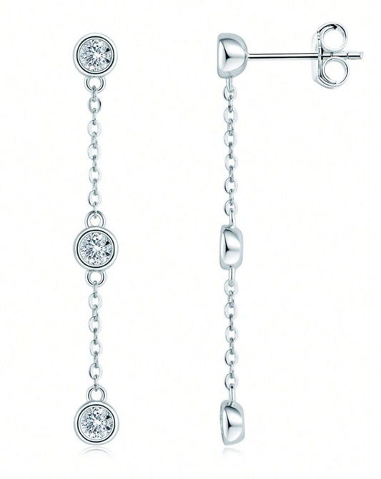 1 Par de Brincos Cascata de Luz em Moissanite confeccionadas em Prata 925 com banho em Ouro Branco 18K - 3 mm cada pedra