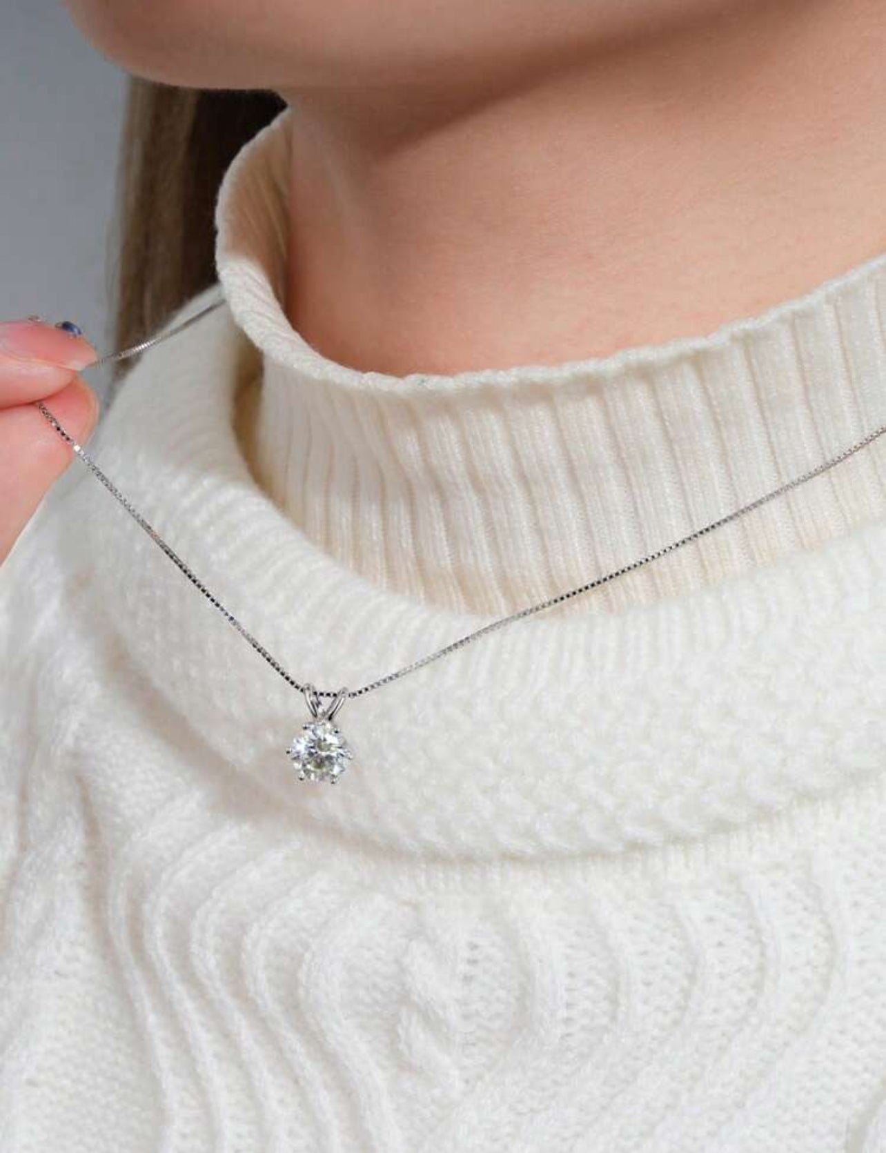 Colar Ponto de Luz Moissanite Clássico / 8mm - 2CT Prata 925 Banho de Ouro 18 k