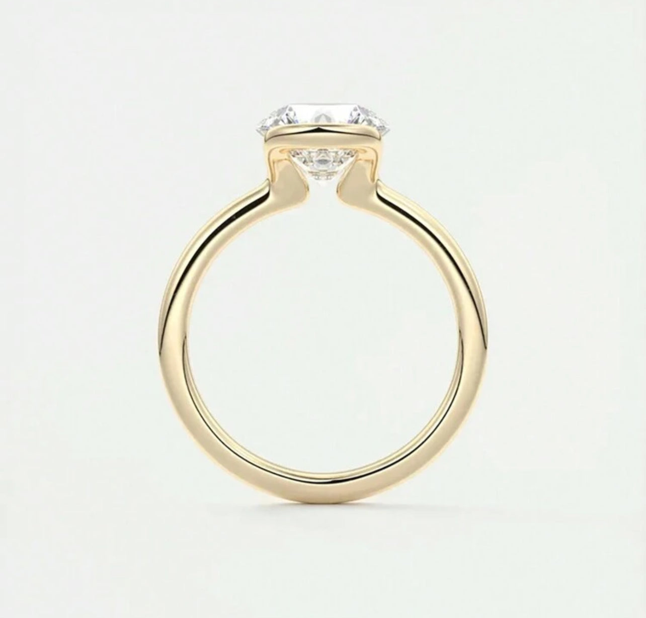 Anel Solitário - Em Moissanite em Prata 925 - Com banho de ouro amarelo 18k, proporcionando um acabamento luxuoso e durável - Certificado GRA