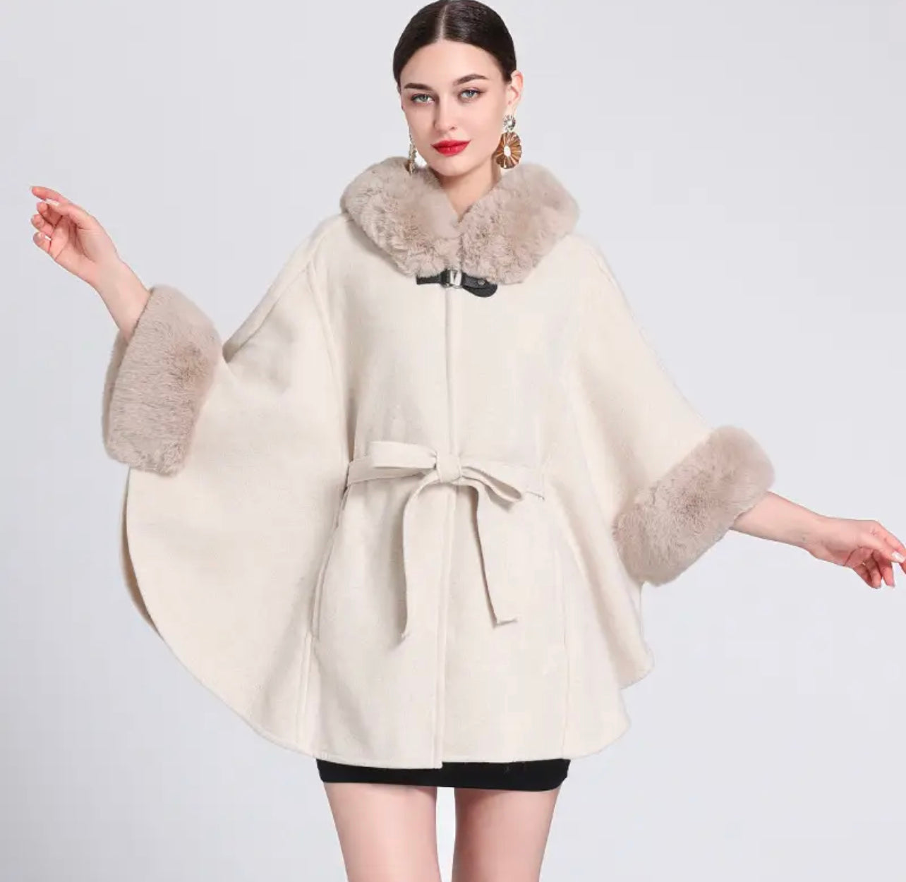 Poncho Capa Details com capuz