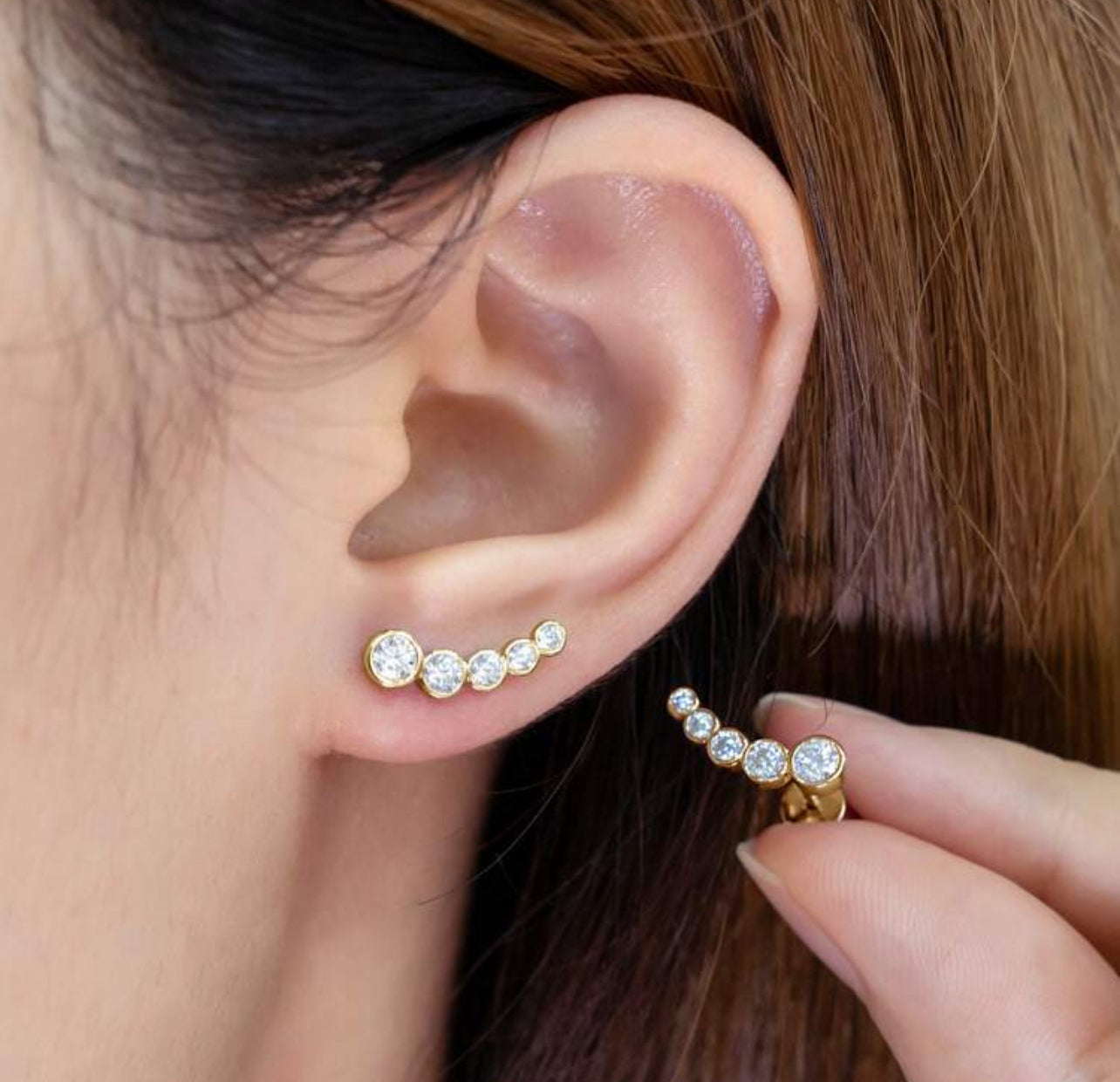 1 Par de Brincos Stella de Prata 925 com Banho de Ouro Dourado 18 k, Pedras em Moissanite 3,5mm, 3mm, 2,5mm, 2,2mm e 2mm